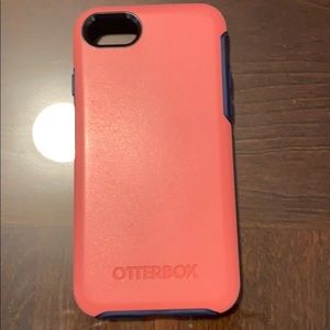 Otterbox Symmetry case for iPhone 8/7.